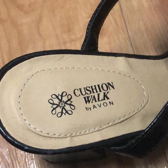 Cushion Walk by Avon Black Snakeskin Print Heels Size 6 - Picture 11 of 14